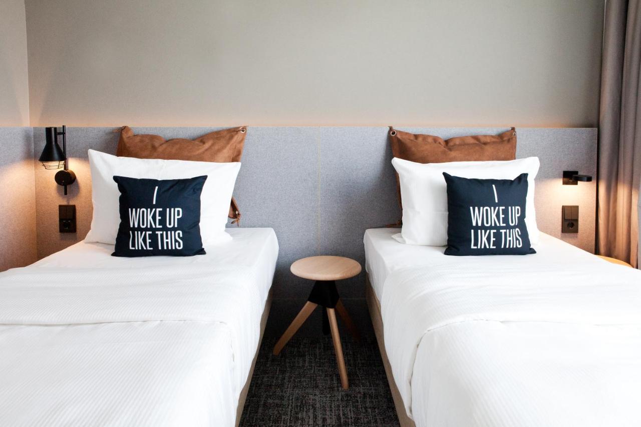 Hotel Moxy East 3*