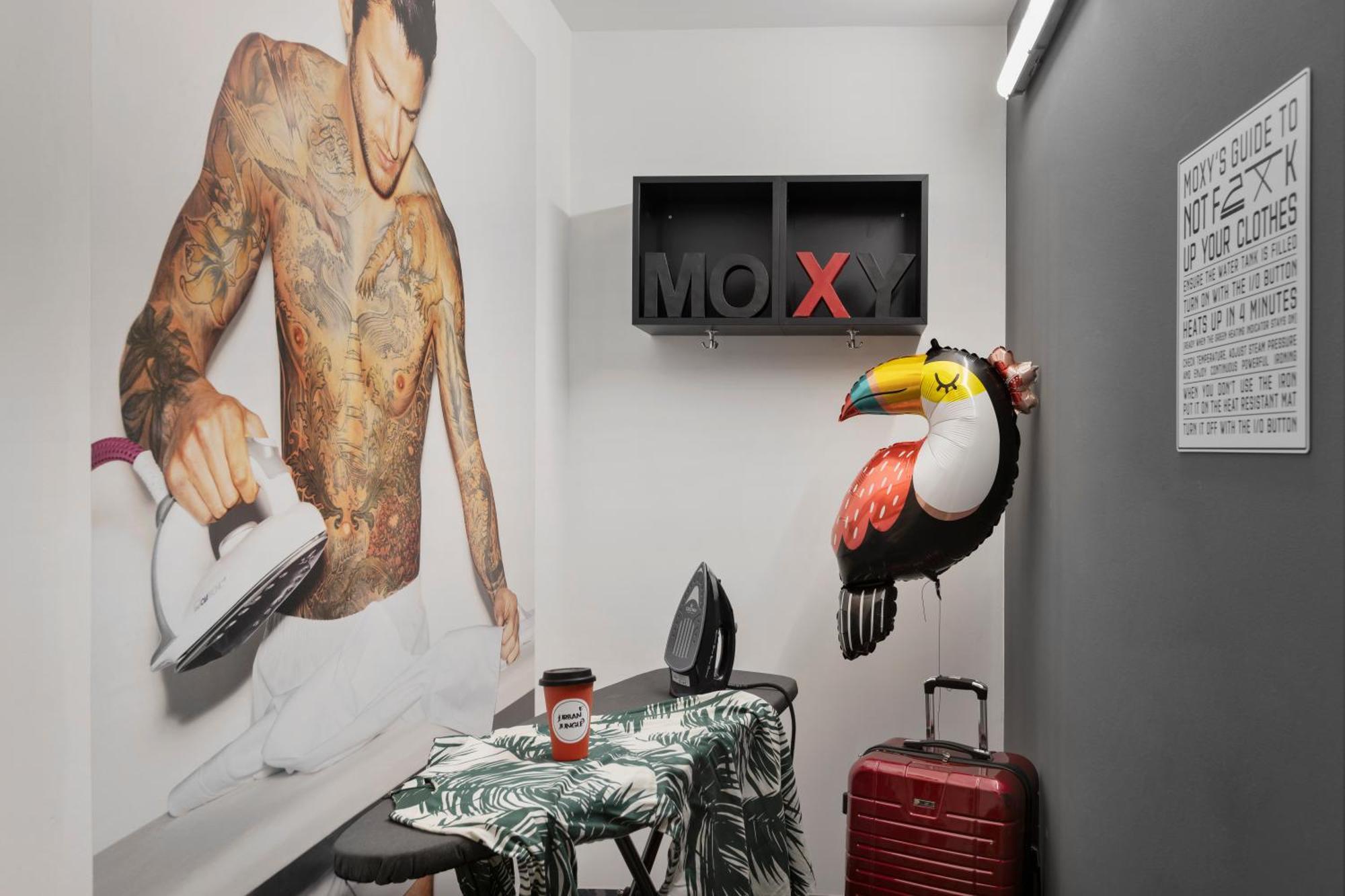 Moxy East Hotel 3*